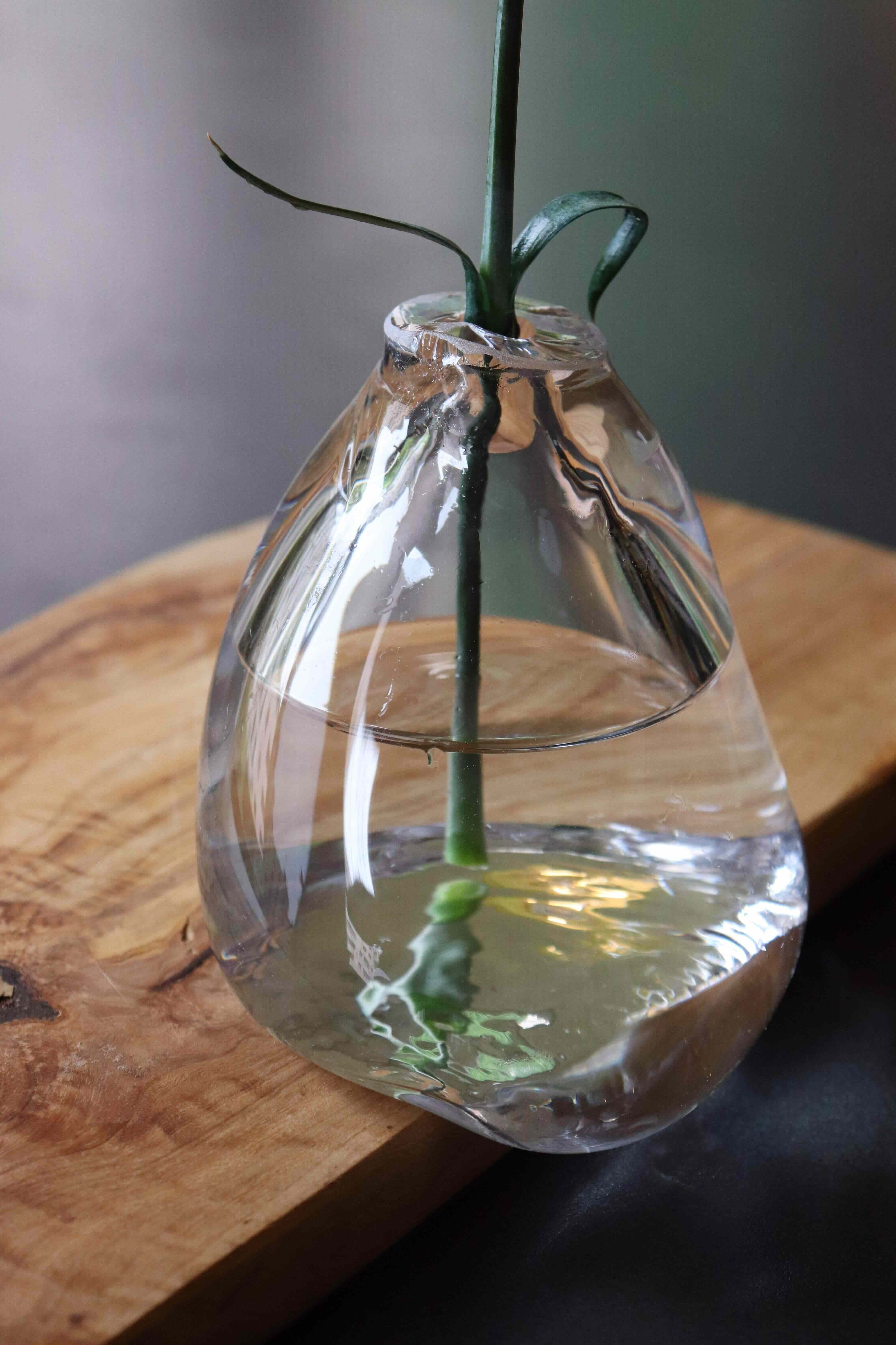 Vase d'angle en verre